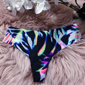 Pink, victoria’s secret; pantis.